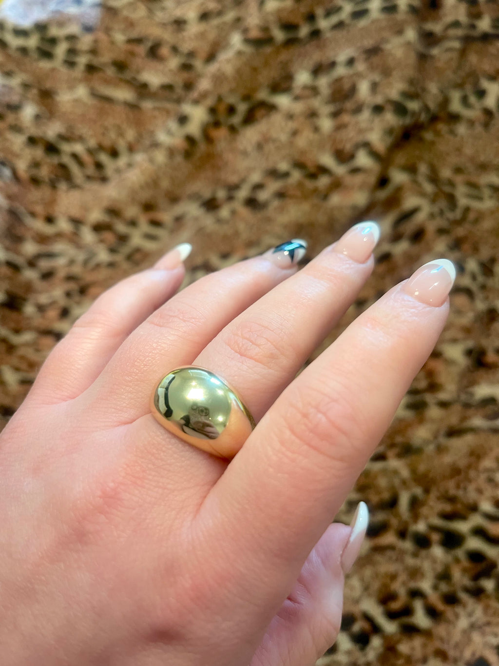 VIP VERY CHIC RING